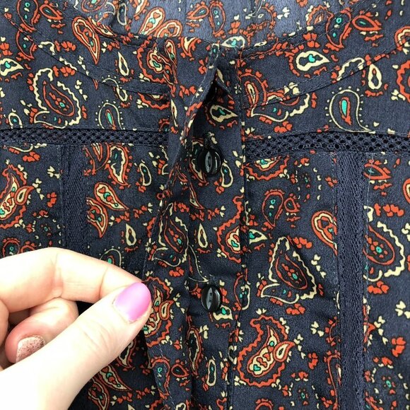 Eddie Bauer Navy burgundy Paisley cap sleeve button front lace cutout blouse Med - Picture 9 of 15